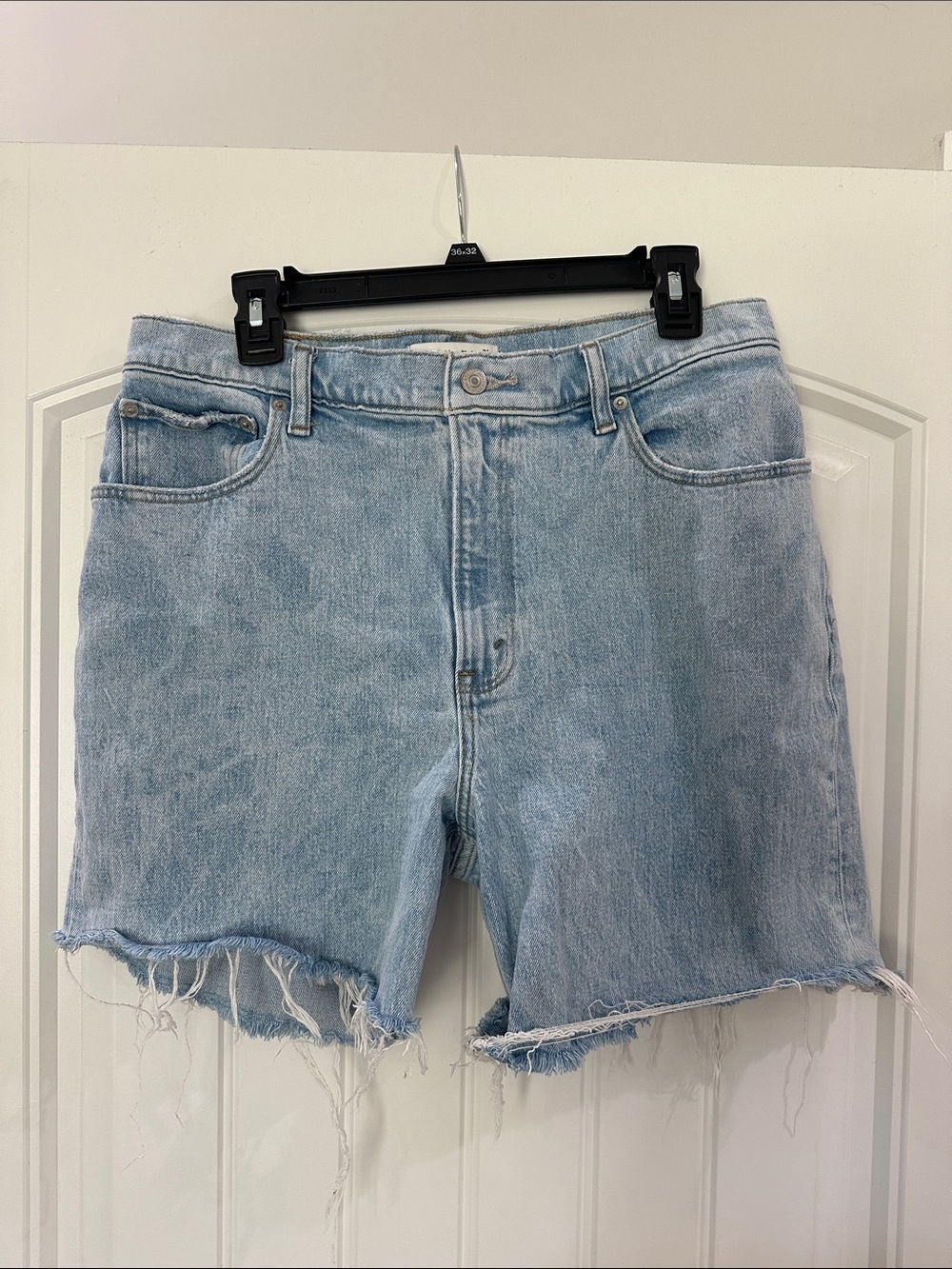 Abercrombie & Fitch 90s relaxed cutoff Denim Shorts